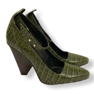 Derek Lam /  Tarin Crocodile Green chuckle ankle strap Heels sz 7.5